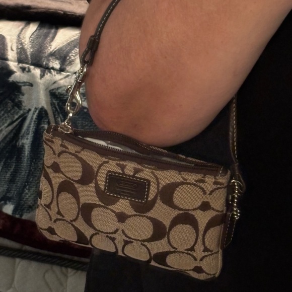 Coach Tan and Brown Signature Wristlet #6X4 - Picture 1 of 15
